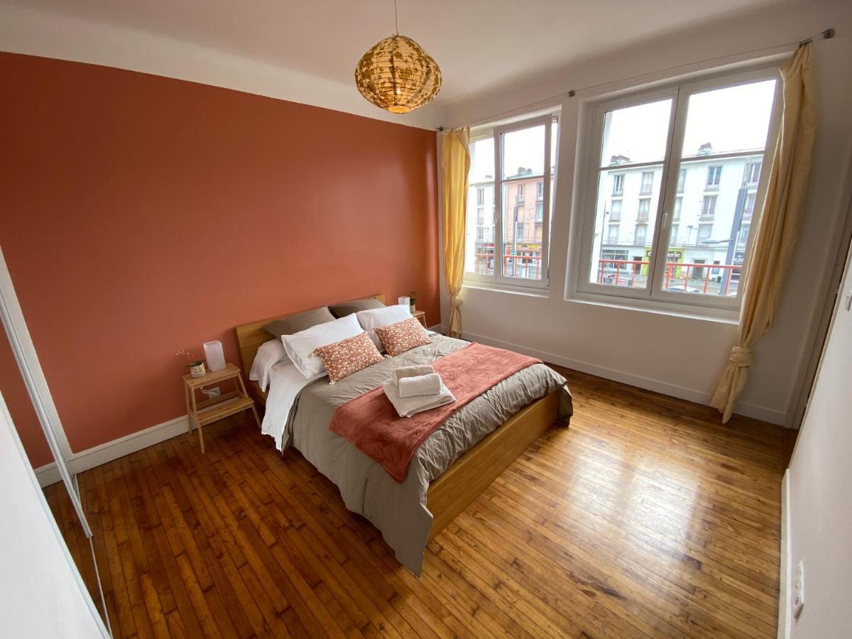 Appartement Spacieux Avec Balcon Et Parking Brest Esterno foto